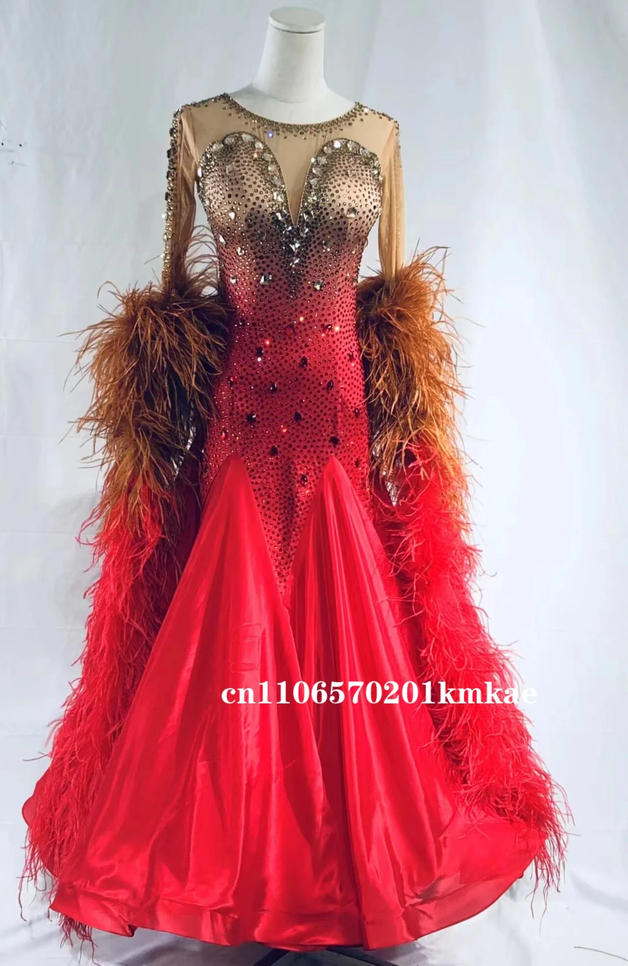 Gradient Red Ballroom Competition Dress with Feather Cuffs, Sparkly Rhinestone Long Sleeve Dance Gown for Tango
Gradient Red Ballroom Competition Dress with Feather Cuffs, Sparkly Rhinestone Long Sleeve Dance Gown for Tango