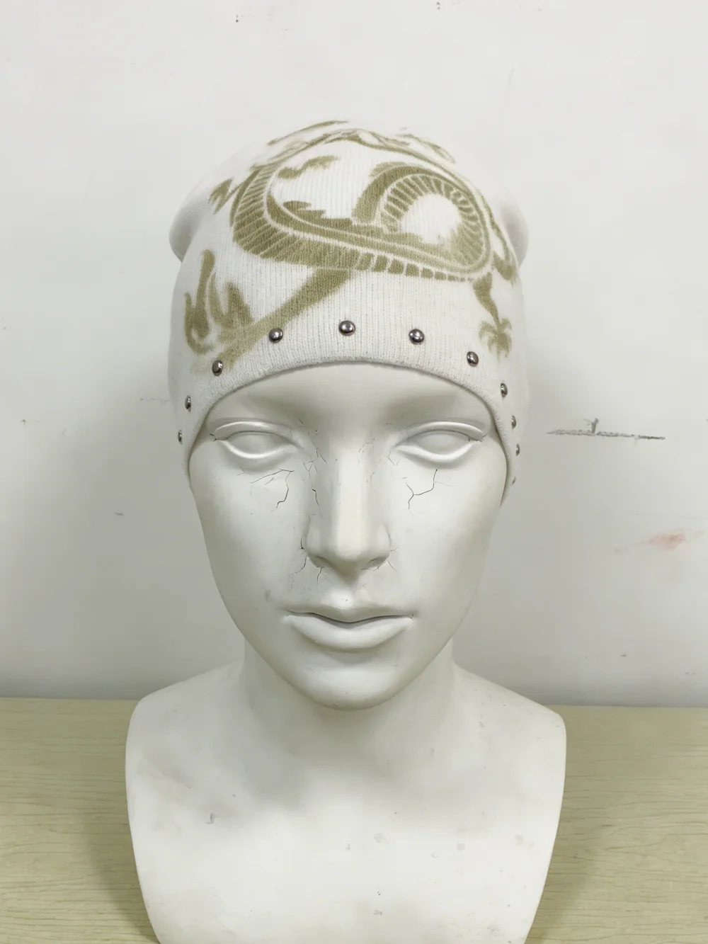 Вязаная шапка в стиле Y2K Dark Punk Street Explosion Rivet Cold Hat 2026, новая, теплая, в стиле Dark Retro Ins, для мужчин и женщин
Вязаная шапка в стиле Y2K Dark Punk Street Explosion Rivet Cold Hat 2026, новая, теплая, в стиле Dark Retro Ins, для мужчин и женщин