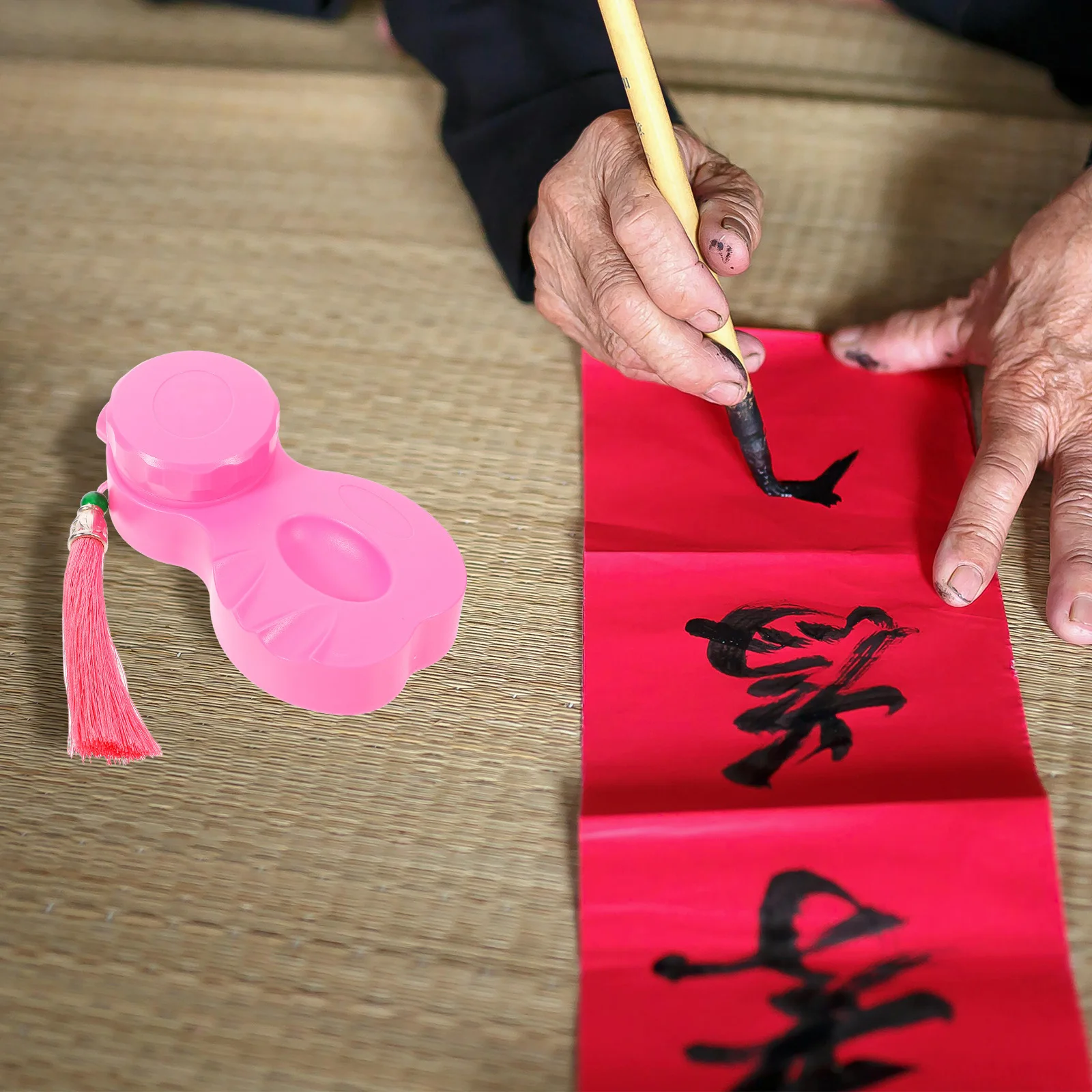 Portable Inkstone Chinese Calligraphy Supplies Practice Brush Pen Rest Holder Plastic Tools Tray Painting Student
Portable Inkstone Chinese Calligraphy Supplies Practice Brush Pen Rest Holder Plastic Tools Tray Painting Student