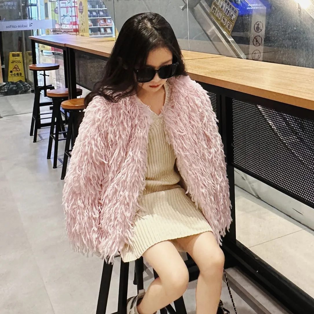 Children Winter Clothes 2024 Korean Style Fur Coat New Fashionable Warm Soft Comfortable Kids Casual Kids Jackets for Girls
Children Winter Clothes 2024 Korean Style Fur Coat New Fashionable Warm Soft Comfortable Kids Casual Kids Jackets for Girls