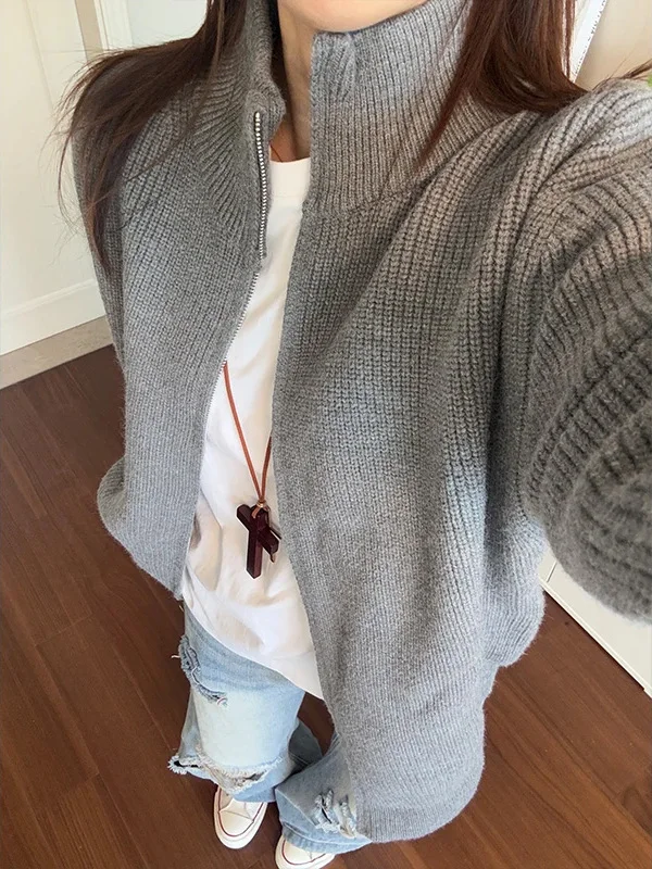 Мужской осенний кардиган Cleanfit с воротником-стойкой, повседневный вязаный свитер на молнии из смесового полиэстера с длинными рукавами
Мужской осенний кардиган Cleanfit с воротником-стойкой, повседневный вязаный свитер на молнии из смесового полиэстера с длинными рукавами