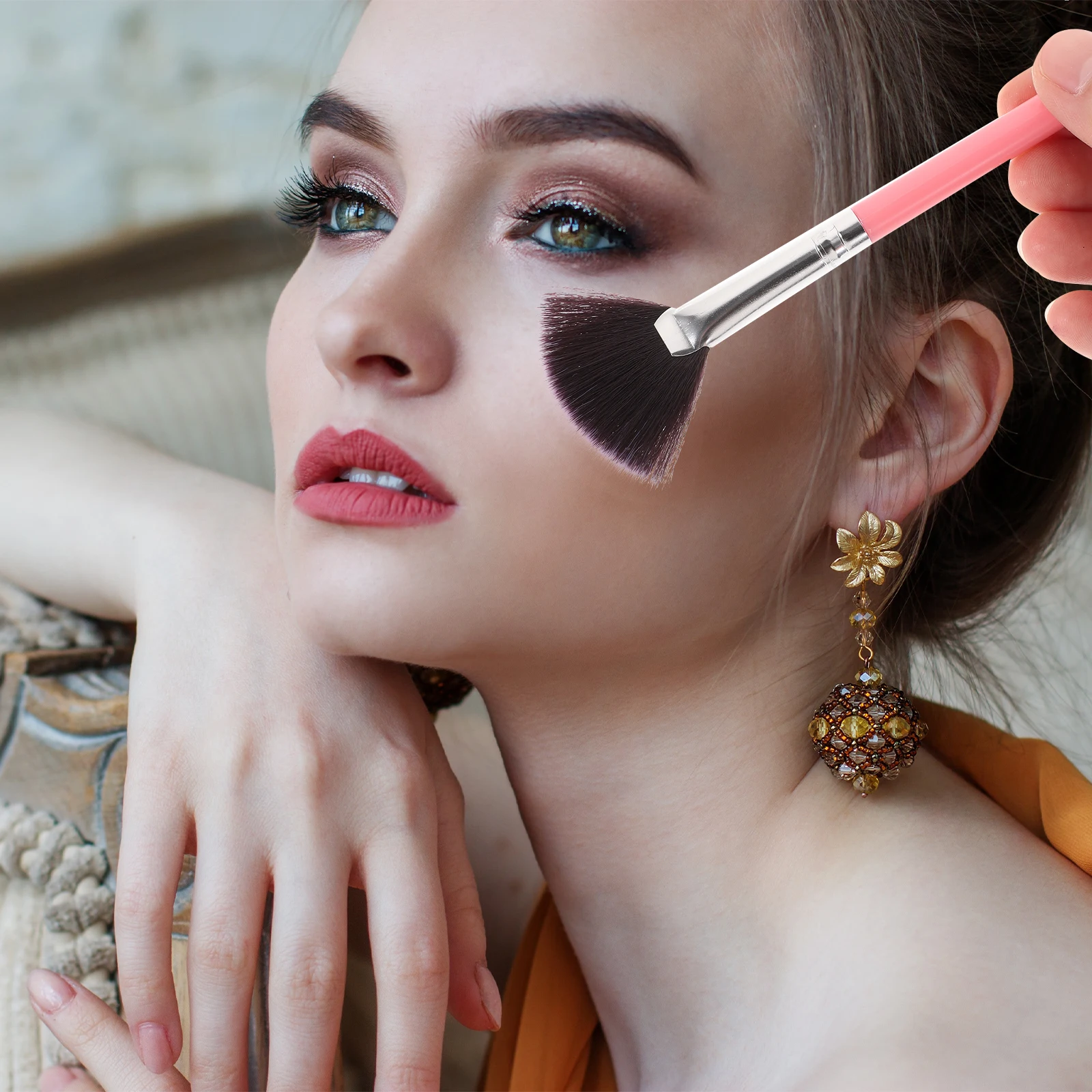 4 Pcs Blush Brush Loose Powder Blusher Face Matte Fan Shaped Makeup Cosmetics Sector
4 Pcs Blush Brush Loose Powder Blusher Face Matte Fan Shaped Makeup Cosmetics Sector