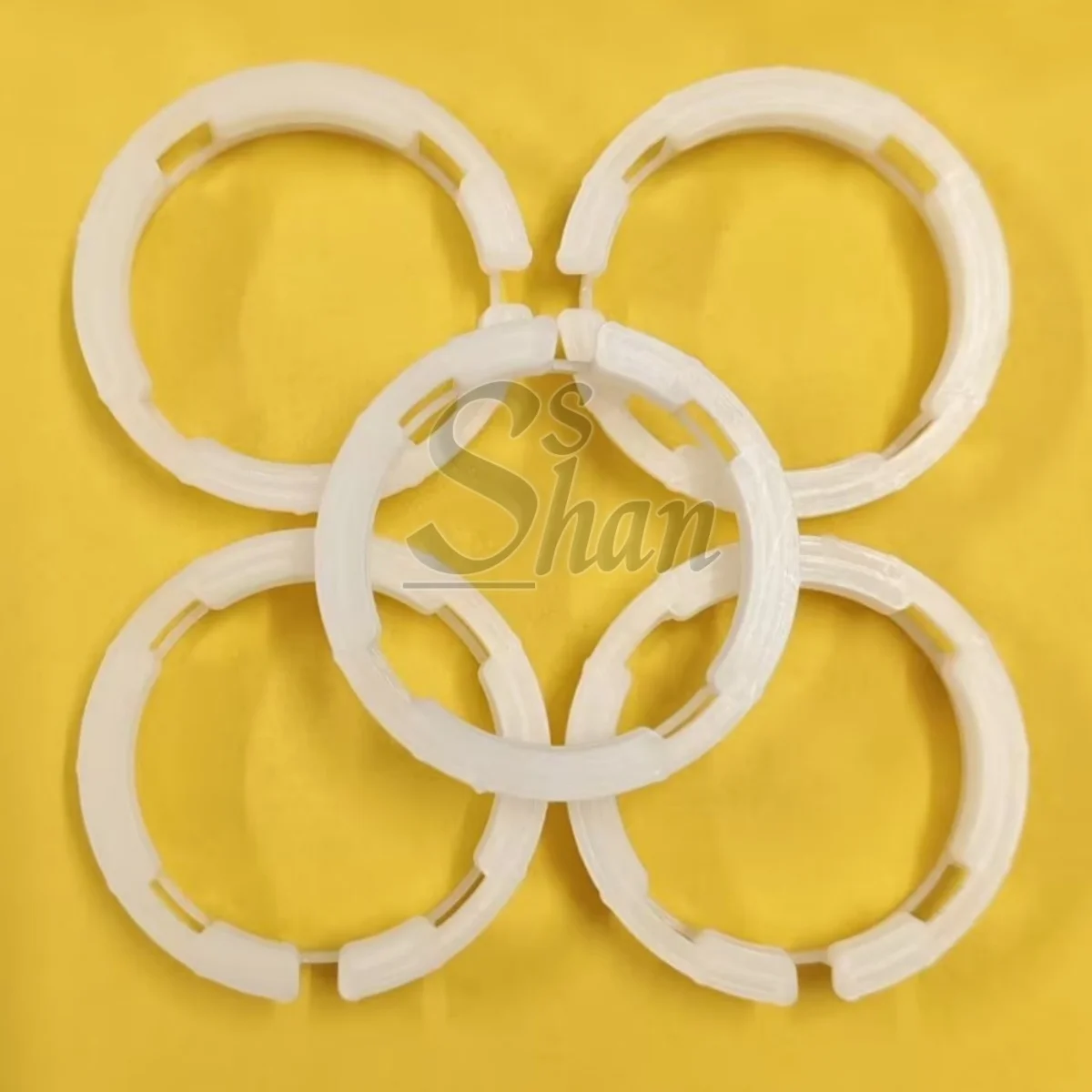 Plastic gasket rings are suitable for accessories of the 40mm and 43mm cases of the Mingzhu 2813 movement
Plastic gasket rings are suitable for accessories of the 40mm and 43mm cases of the Mingzhu 2813 movement