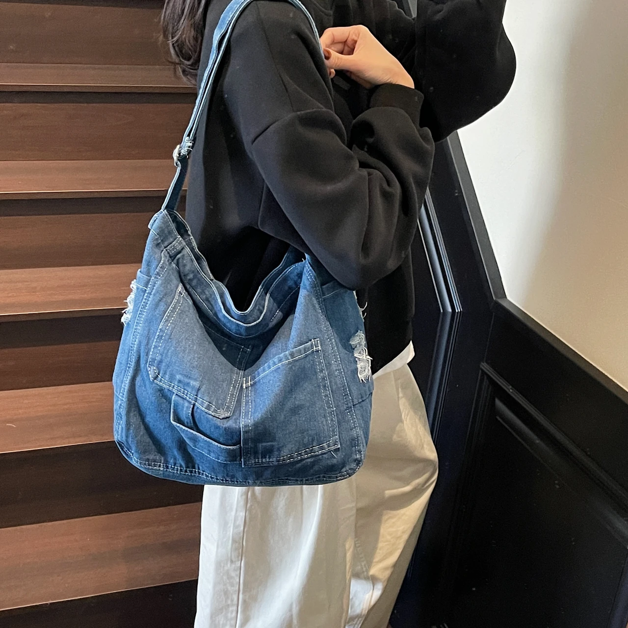 2026 New Denim Shoulder Bags Women Preppy Style Satchels 100% Cotton Large Capacity Crossbody Bags Canvas Messenger Bags
2026 New Denim Shoulder Bags Women Preppy Style Satchels 100% Cotton Large Capacity Crossbody Bags Canvas Messenger Bags