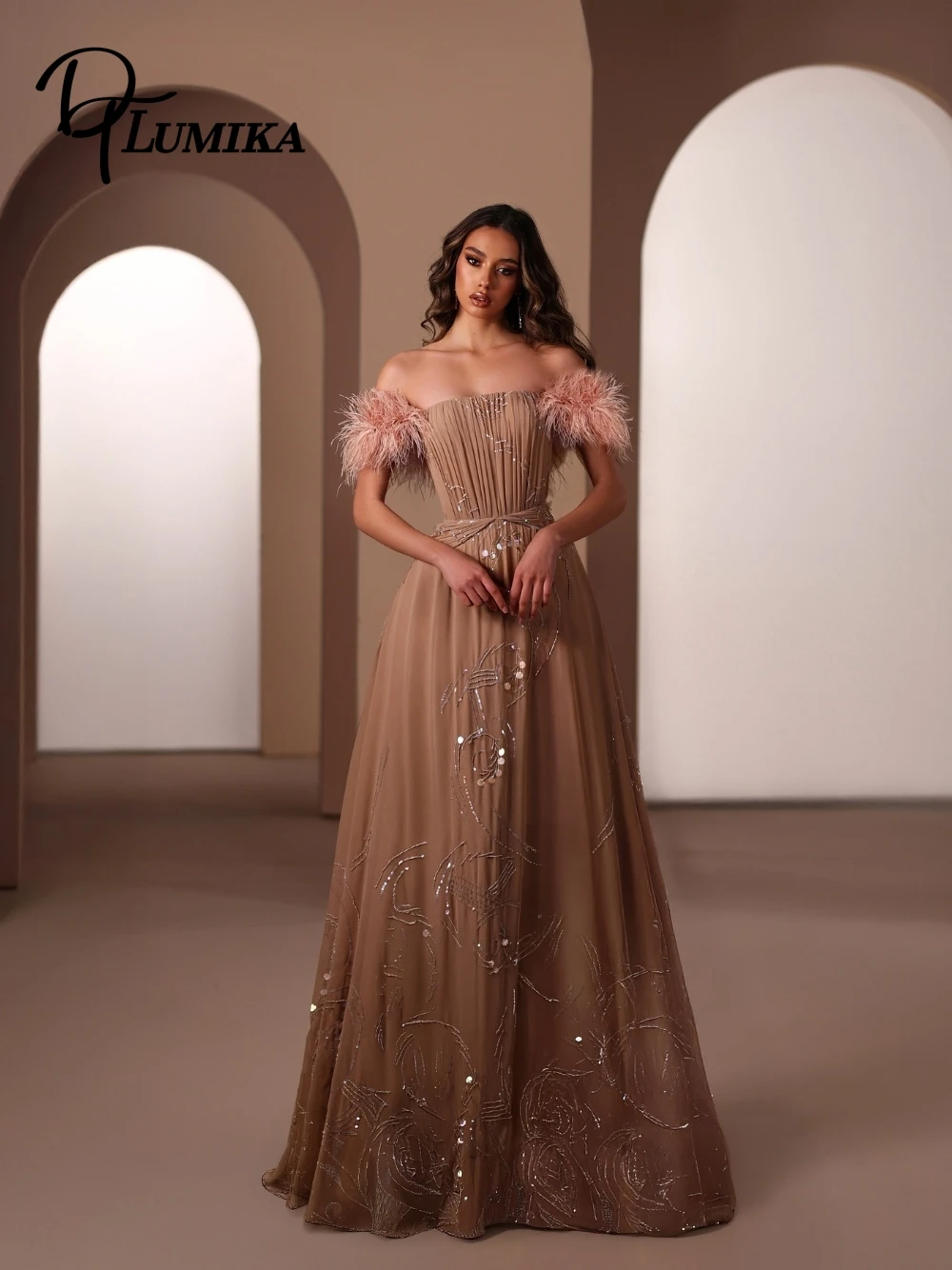 Элегантное вечернее платье телесного цвета с открытыми плечами и перьями, расшитое бисером и блестками, плиссированное вечернее платье трапециевидной формы для выпускного вечера для свадебного гостя
Элегантное вечернее платье телесного цвета с открытыми плечами и перьями, расшитое бисером и блестками, плиссированное вечернее платье трапециевидной формы для выпускного вечера для свадебного гостя
