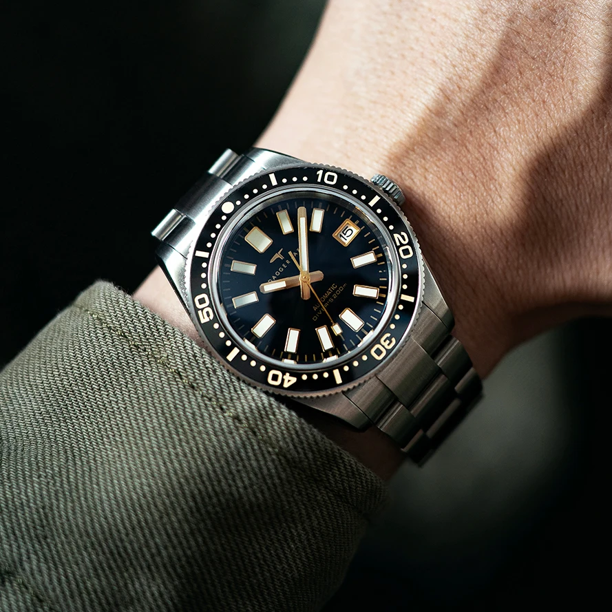 DAGGER-AX Men Diver Watch 39mm Automatic Mechanical Wristwatch Sport 10Bar Waterproof C3 Luminous Sapphire NH35 Ceramic Bezel
DAGGER-AX Men Diver Watch 39mm Automatic Mechanical Wristwatch Sport 10Bar Waterproof C3 Luminous Sapphire NH35 Ceramic Bezel