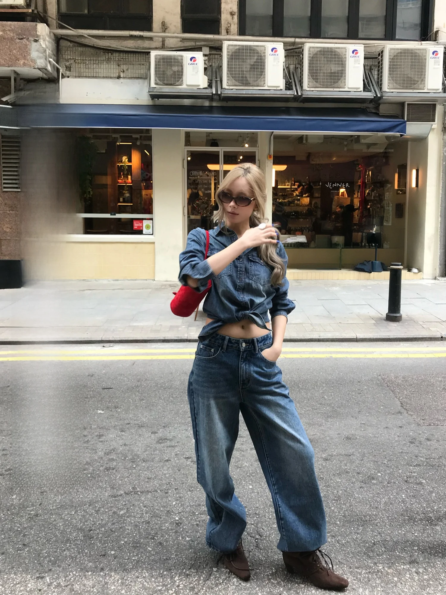 Retro Blue Washed Denim Jeans Women's Loose Slimming Long Pants Straight Leg Natural Waist Casual Spring 2026 Ladies Jeans
Retro Blue Washed Denim Jeans Women's Loose Slimming Long Pants Straight Leg Natural Waist Casual Spring 2026 Ladies Jeans