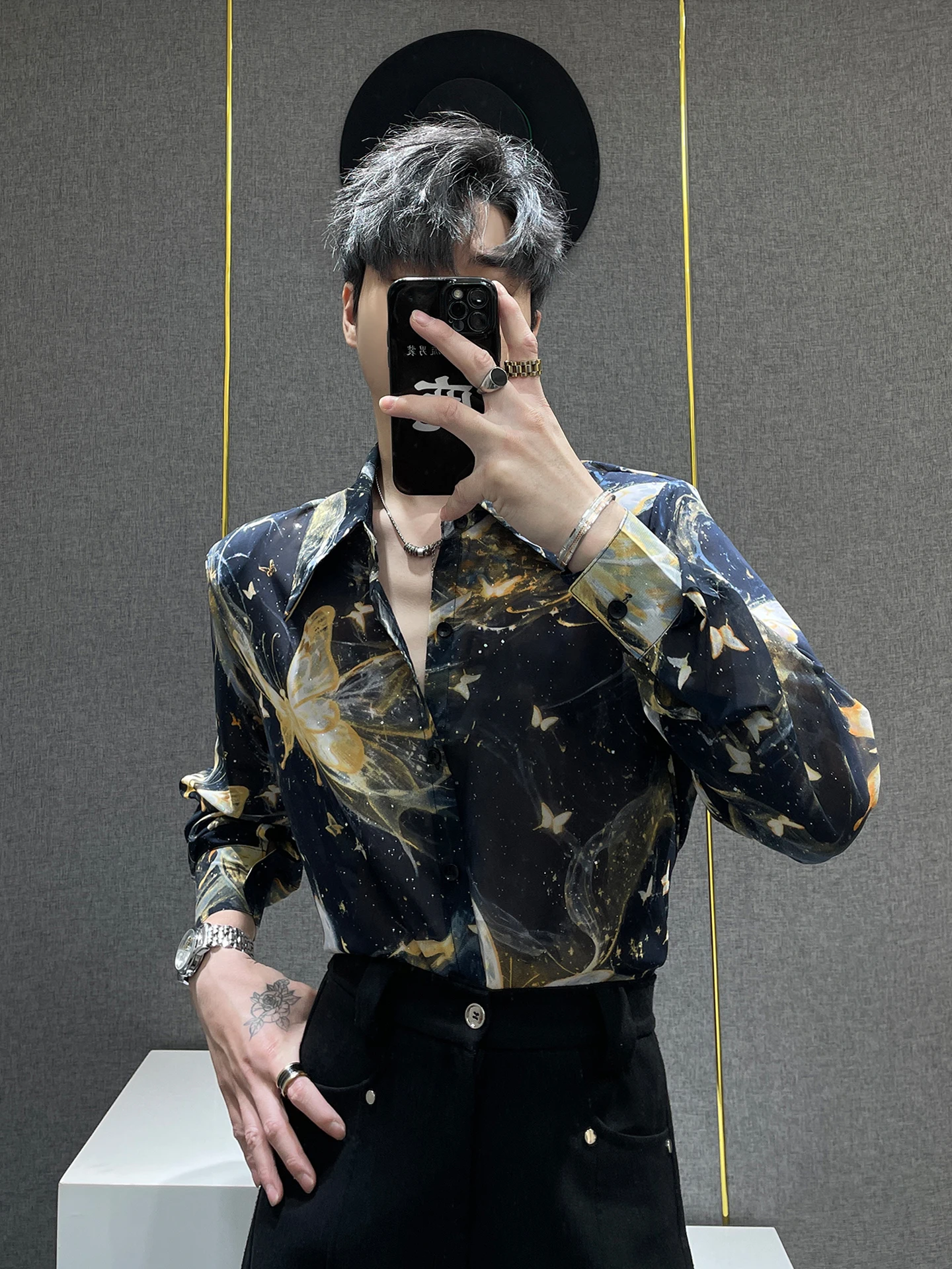 Summer Men's Loose Fit Long Sve irt Gold Stamp Print Breathable Me oulder Padded irt Comfortable Lightwe...
Summer Men's Loose Fit Long Sve irt Gold Stamp Print Breathable Me oulder Padded irt Comfortable Lightwe...