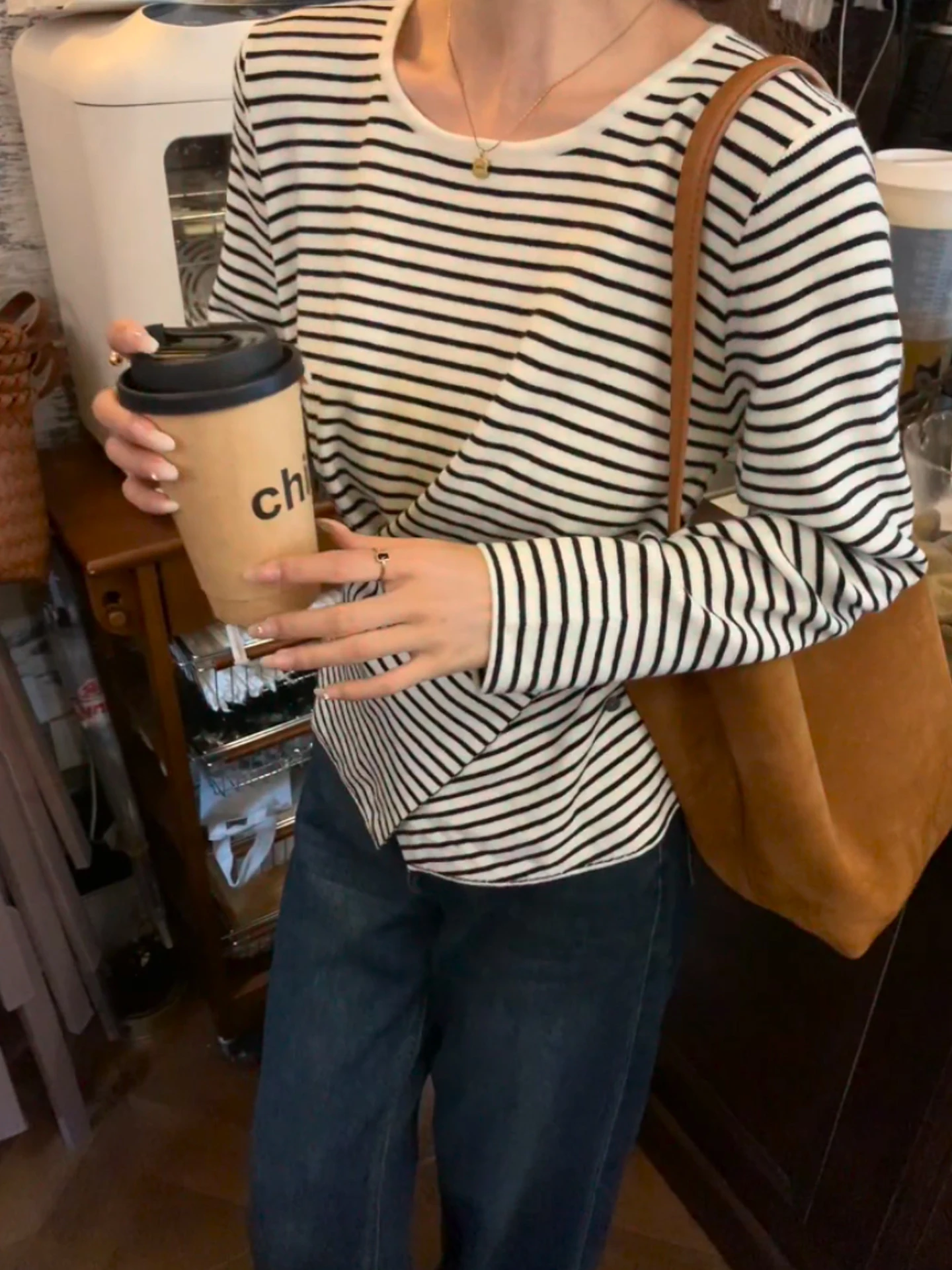 Женская трикотажная футболка с длинным рукавом в полоску, с круглым вырезом, летняя, модная, с цветовыми блоками, прямого кроя, с перекрестной талией
Женская трикотажная футболка с длинным рукавом в полоску, с круглым вырезом, летняя, модная, с цветовыми блоками, прямого кроя, с перекрестной талией