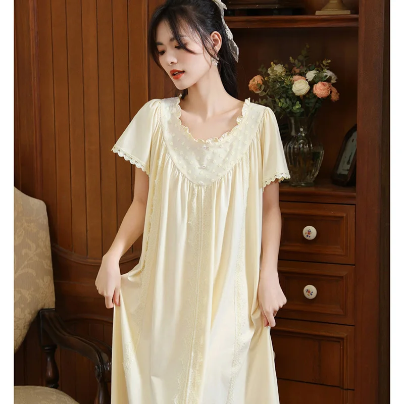 Ночная рубашка с коротким рукавом, женская летняя хлопковая пижама в дворцовом стиле, свободная, дышащая, мягкая, с V-образным вырезом, для дома
Ночная рубашка с коротким рукавом, женская летняя хлопковая пижама в дворцовом стиле, свободная, дышащая, мягкая, с V-образным вырезом, для дома
