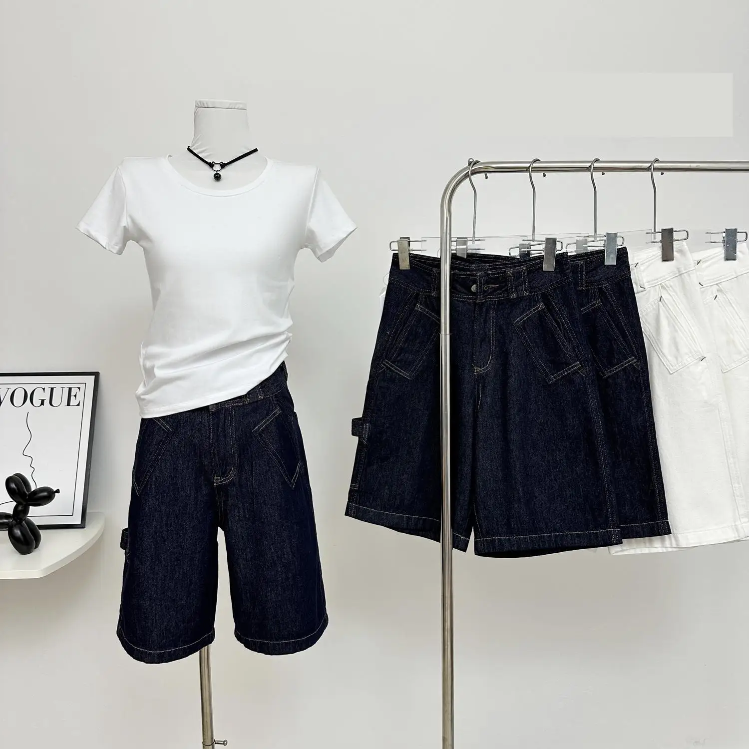 Женские летние тонкие прямые свободные джинсы до колена с высокой талией, женские уличные повседневные джинсовые шорты
Женские летние тонкие прямые свободные джинсы до колена с высокой талией, женские уличные повседневные джинсовые шорты