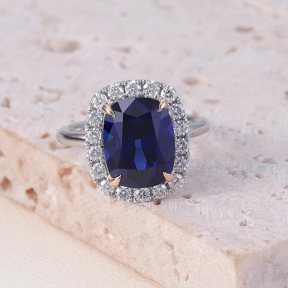 Provence 18K/14K/10K Solid Gold Elongated Cushion Cut Lab Grown Royal Blue With Round Moissanites Halo Ring For Man Party Custom
Provence 18K/14K/10K Solid Gold Elongated Cushion Cut Lab Grown Royal Blue With Round Moissanites Halo Ring For Man Party Custom