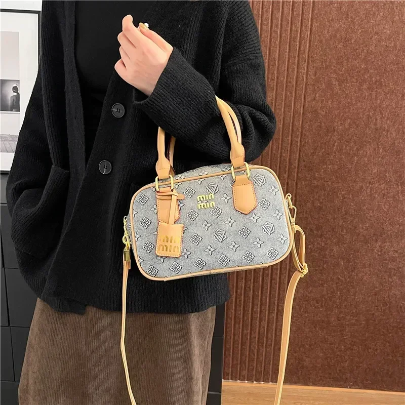 2025 Vintage Quilted Pillow Bag for Women, 3-Way Convertible Crossbody w/ Gold Chain & OEKO-TEX Velvet, Retro Shoulder Purse
2025 Vintage Quilted Pillow Bag for Women, 3-Way Convertible Crossbody w/ Gold Chain & OEKO-TEX Velvet, Retro Shoulder Purse