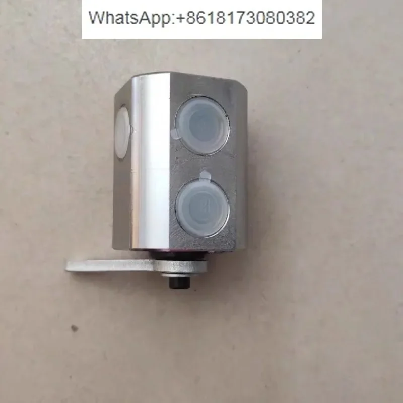 Original accessories for balance cylinder rotary valve combination rotary valve of Xinyuan 65/75 rubber wheel excavator
Original accessories for balance cylinder rotary valve combination rotary valve of Xinyuan 65/75 rubber wheel excavator