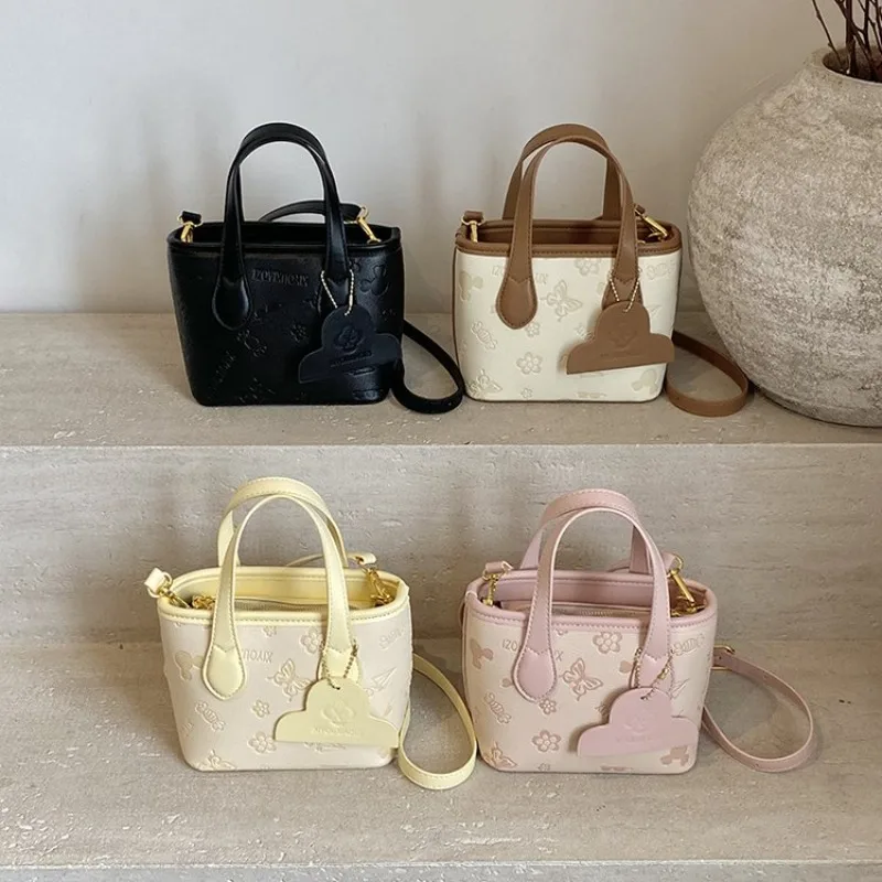 Luxury Modern Vintage Designer Diaper Bag Women Fashionable Leather Tote Large Capacity Elegant Crossbody Handbag For All
Luxury Modern Vintage Designer Diaper Bag Women Fashionable Leather Tote Large Capacity Elegant Crossbody Handbag For All