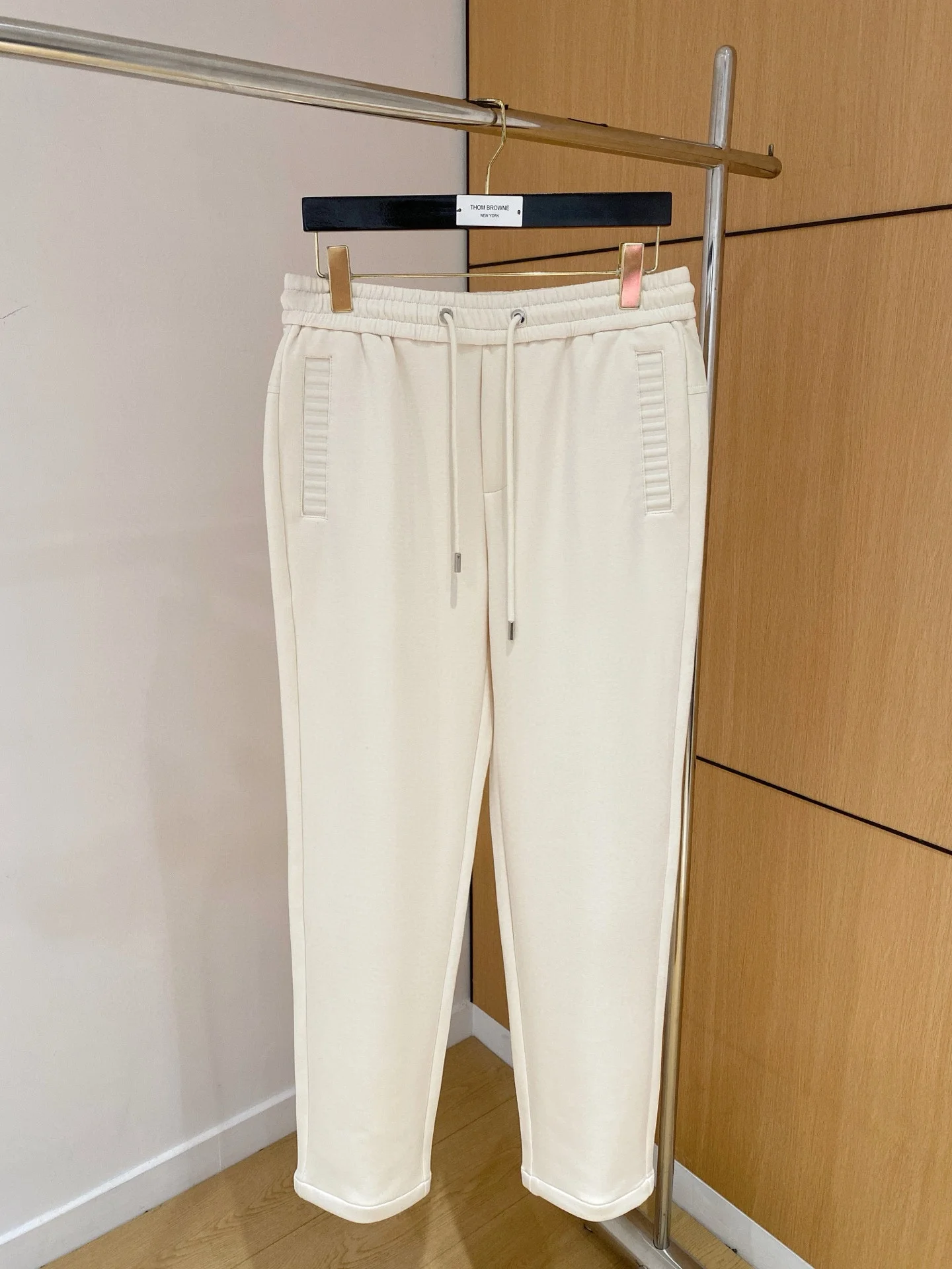 Мужские хлопковые брюки прямого кроя в стиле Old Money: повседневные, осенне-зимние, новые, простые и элегантные
Мужские хлопковые брюки прямого кроя в стиле Old Money: повседневные, осенне-зимние, новые, простые и элегантные