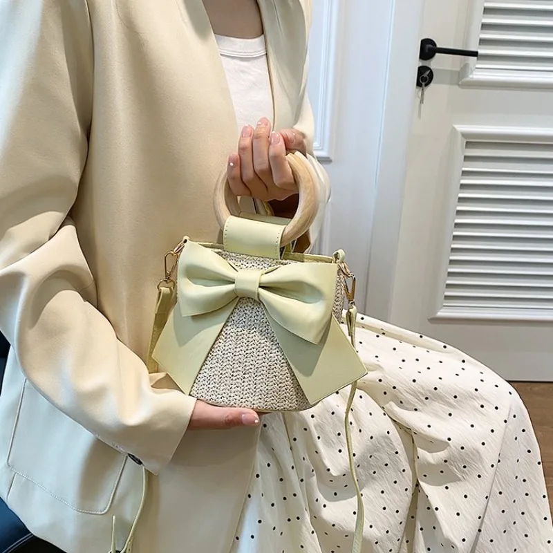Classic Designer Paris Diaper Bag Elegant Leather Tote Messenger Bag Large Capacity Daily Commute Ladies
Classic Designer Paris Diaper Bag Elegant Leather Tote Messenger Bag Large Capacity Daily Commute Ladies