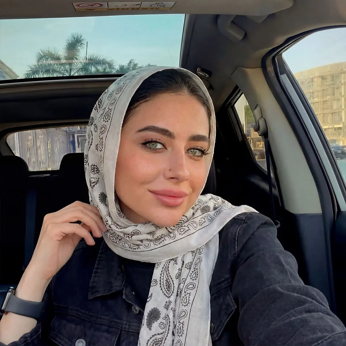 90cm Cashew Flower HeadscarfWomen Luxury Brand Satin Print Hijab Scarves Muslim Pareo Bandana Female Shawl Wrap
90cm Cashew Flower HeadscarfWomen Luxury Brand Satin Print Hijab Scarves Muslim Pareo Bandana Female Shawl Wrap