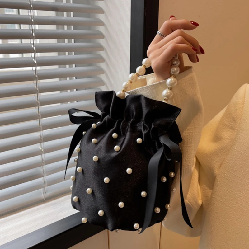 Women Shoulder Bags High Quality Luxury Ladies Handbag Black Bead Pearl Imitation Silk Female Bucket Crossbody Bag
Women Shoulder Bags High Quality Luxury Ladies Handbag Black Bead Pearl Imitation Silk Female Bucket Crossbody Bag