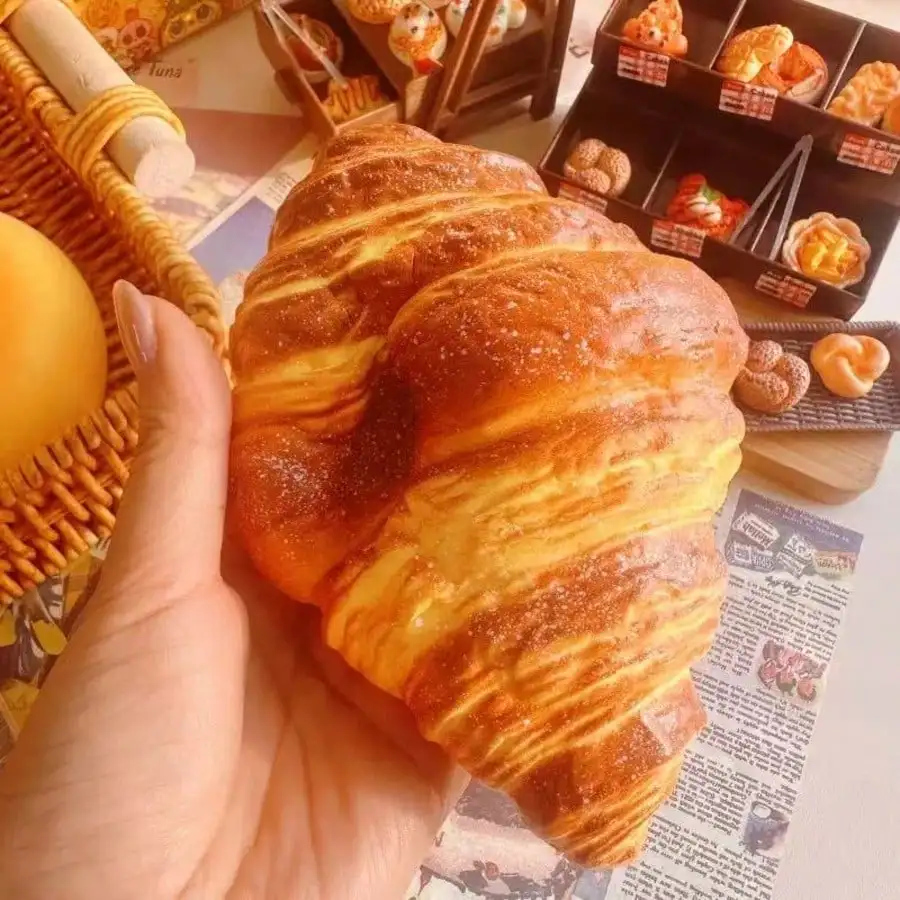 Realistic Croissant Model, Bakery Decor Sample, Slow Rebound Prop For Movies/TV, Stress Relief, Emotion Soothing, Gift For Birthday, Christmas, Holiday
Realistic Croissant Model, Bakery Decor Sample, Slow Rebound Prop For Movies/TV, Stress Relief, Emotion Soothing, Gift For Birthday, Christmas, Holiday