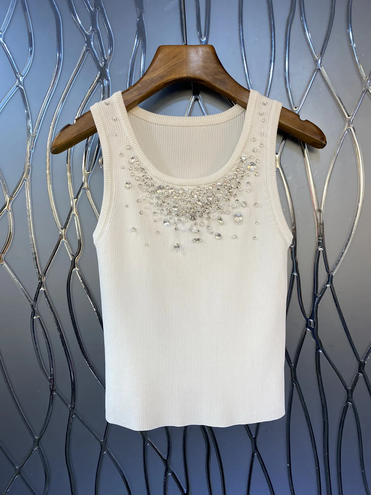 Undershirt fashion temperament Slim thin leisure versatile 2024 spring women's new hot
Undershirt fashion temperament Slim thin leisure versatile 2024 spring women's new hot