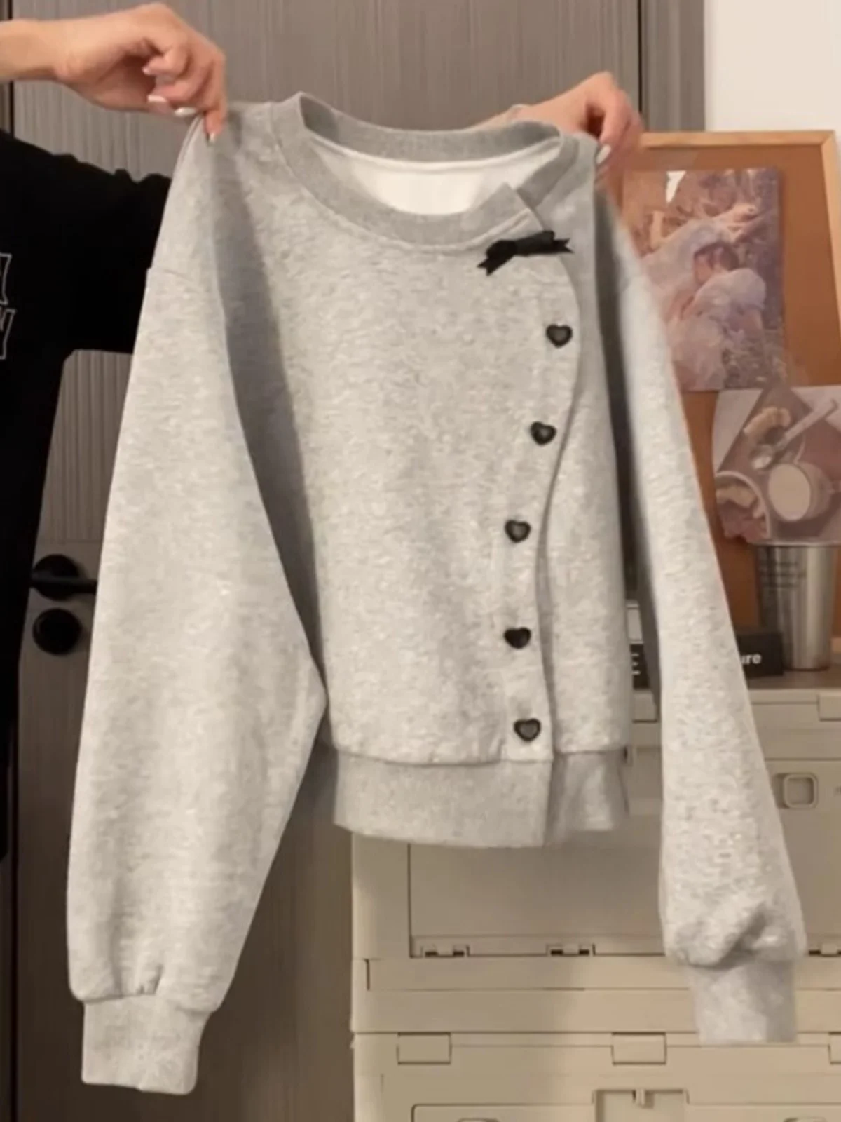 Loose Fit Long Sve round Ne Sweatirt Women's Spring Autumn Thin ort Sle Korean Version Button Cardigan Trendy Top
Loose Fit Long Sve round Ne Sweatirt Women's Spring Autumn Thin ort Sle Korean Version Button Cardigan Trendy Top