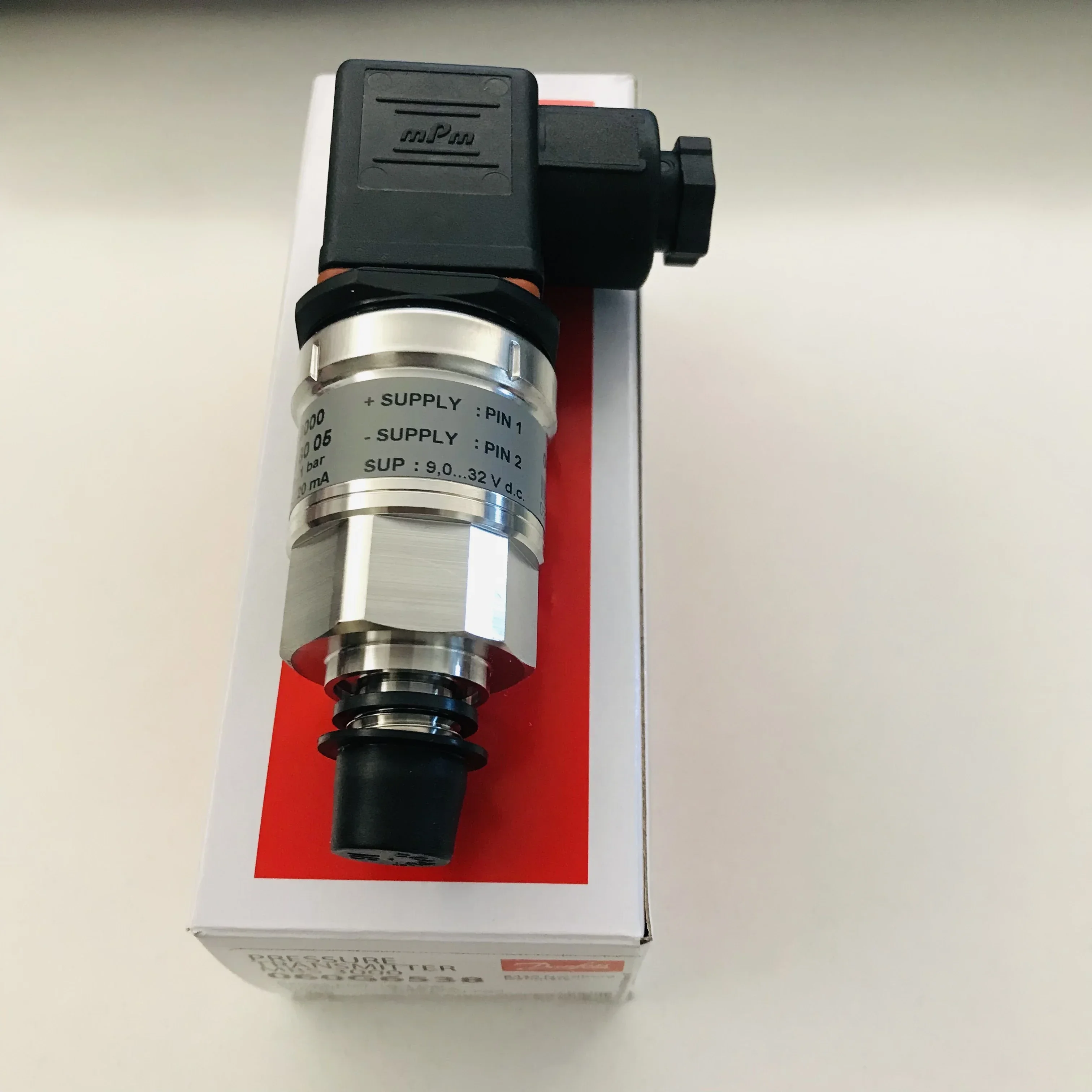 Pressure transmitter MBS 3000 060G6538
Pressure transmitter MBS 3000 060G6538