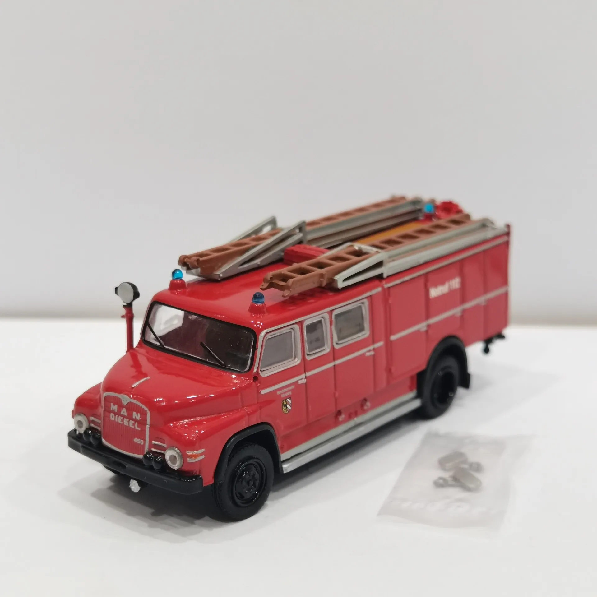 Diecast BREKINA 1/87 Scale HO MAN 450 HA LF 16 Fire Engine Plastic Material Model Collectible Toy Gift Souvenir Display Ornament
Diecast BREKINA 1/87 Scale HO MAN 450 HA LF 16 Fire Engine Plastic Material Model Collectible Toy Gift Souvenir Display Ornament