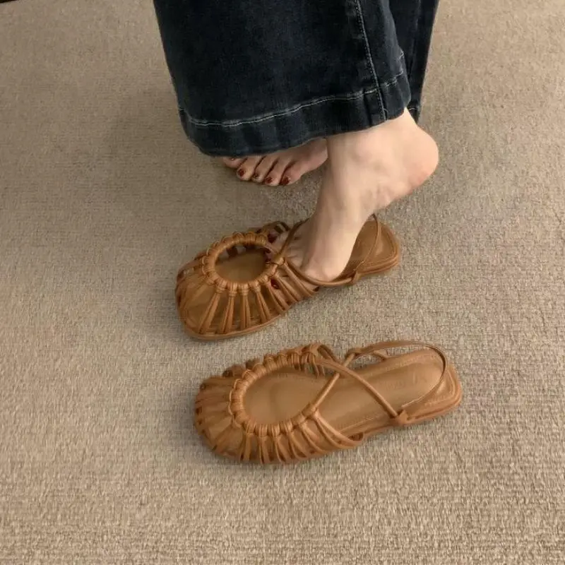 2026 Summer New Women Retro Woven Hollow Closed Toe Sandals Korean Literary Fairy Style Flat Casual Roman Footwear
2026 Summer New Women Retro Woven Hollow Closed Toe Sandals Korean Literary Fairy Style Flat Casual Roman Footwear