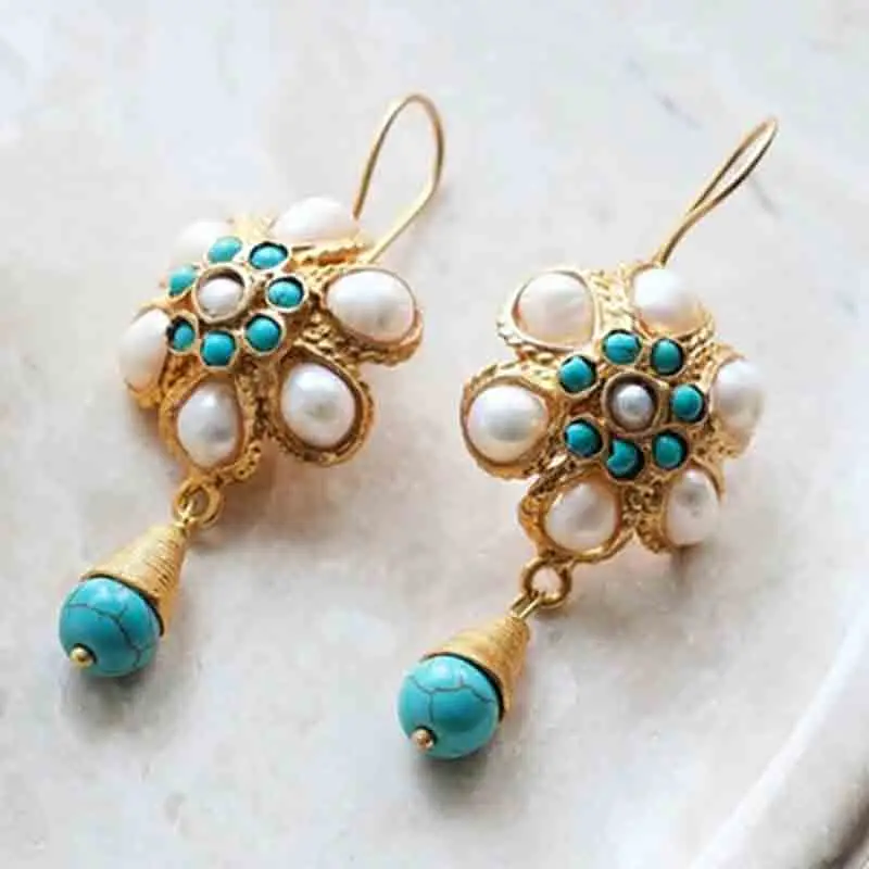 Ethnic Gold Color Metal Inlaid Imitation Turquoise Earrings Vintage Geometry Carving Pattern Dangle Earrings for Women Jewelry
Ethnic Gold Color Metal Inlaid Imitation Turquoise Earrings Vintage Geometry Carving Pattern Dangle Earrings for Women Jewelry