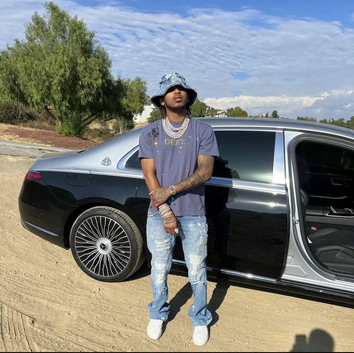 Ripped Embroidered Paint Splatter Micro Flared Jeans Versatile American Trendy Brand High Street Denim Pants for Men Casual Wear
Ripped Embroidered Paint Splatter Micro Flared Jeans Versatile American Trendy Brand High Street Denim Pants for Men Casual Wear