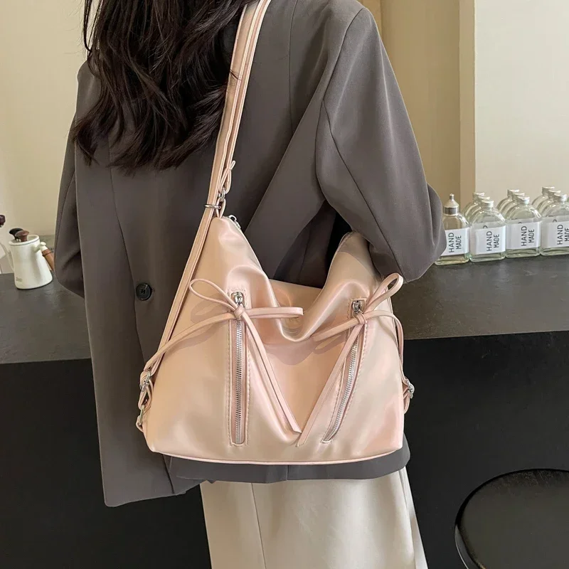 Fashion Handbags and Purses Summer Trend Designer Shoulder Bags for Women Trend Silver Small Bow Pu Leather Crossbody Bag
Fashion Handbags and Purses Summer Trend Designer Shoulder Bags for Women Trend Silver Small Bow Pu Leather Crossbody Bag