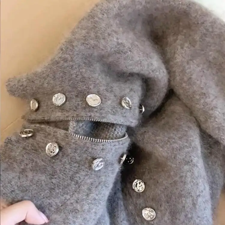Double-breasted sweater jacket women's autumn and winter thickened high-end lazy zipper knitted sweater top
Double-breasted sweater jacket women's autumn and winter thickened high-end lazy zipper knitted sweater top
