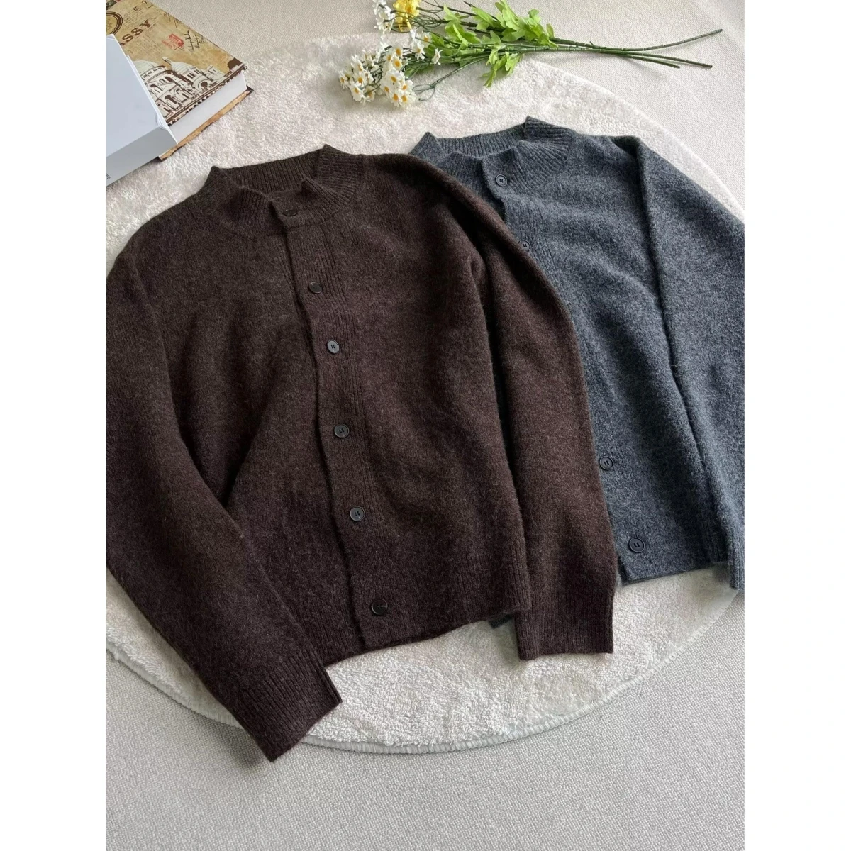 Американский вязаный свитер с V-Ne, мужское цветное повседневное пальто, свободный крой, зимняя мода, для поездок на работу, полиэфирное волокно
Американский вязаный свитер с V-Ne, мужское цветное повседневное пальто, свободный крой, зимняя мода, для поездок на работу, полиэфирное волокно