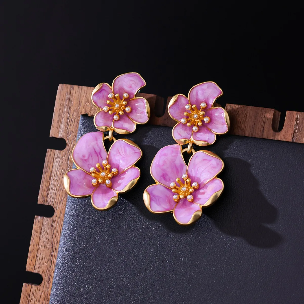 Винтажные серьги-гвоздики с розовым цветком, минималистичные серьги для женщин, изящные цветочные украшения, пляжный праздничный курорт, коллекция, подарок
Винтажные серьги-гвоздики с розовым цветком, минималистичные серьги для женщин, изящные цветочные украшения, пляжный праздничный курорт, коллекция, подарок