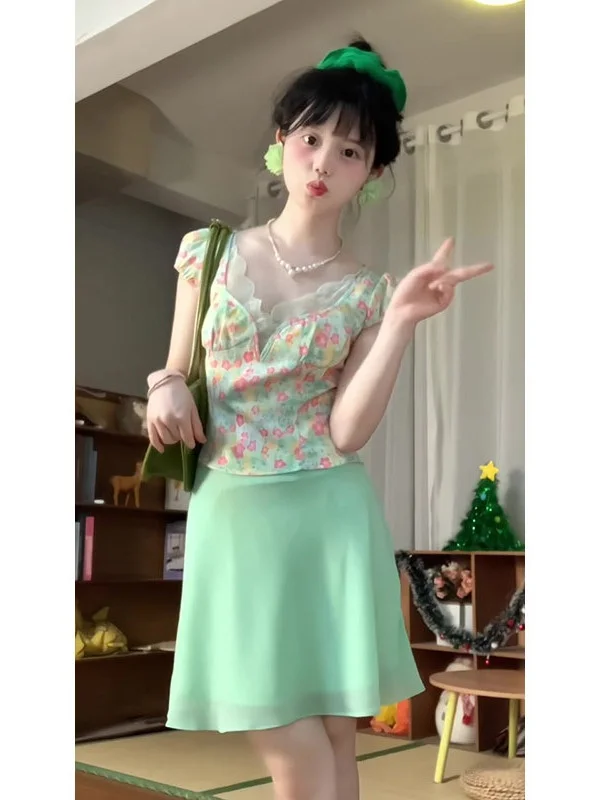 Mint Green Lace High Waist Half Skirt Set Summer Dopaamine Women's V-neck Short Sleeve Top And Skirt Ensemble Fashionable Outfit
Mint Green Lace High Waist Half Skirt Set Summer Dopaamine Women's V-neck Short Sleeve Top And Skirt Ensemble Fashionable Outfit