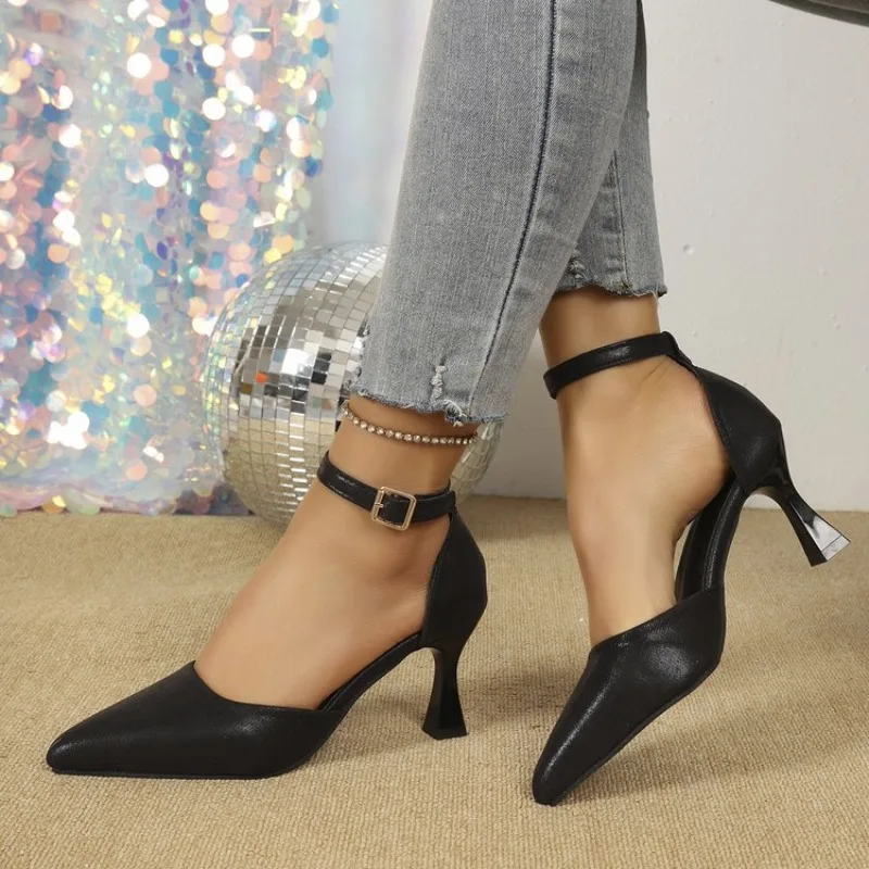 Fashion Pointed Toe Thin Heel Pumps Women 2026 Plus Size 36-43 Ankle Bukle Pumps Woman Party Wedding High Heel Shoes Female
Fashion Pointed Toe Thin Heel Pumps Women 2026 Plus Size 36-43 Ankle Bukle Pumps Woman Party Wedding High Heel Shoes Female
