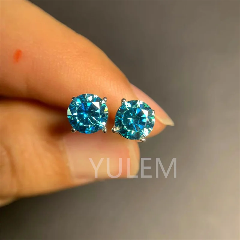 YULEM Sea Blue Moissanite Earring S925 Sterling Sliver Plated with 18k White Gold Earring for Women Man Sparkling Fine Jewelry
YULEM Sea Blue Moissanite Earring S925 Sterling Sliver Plated with 18k White Gold Earring for Women Man Sparkling Fine Jewelry
