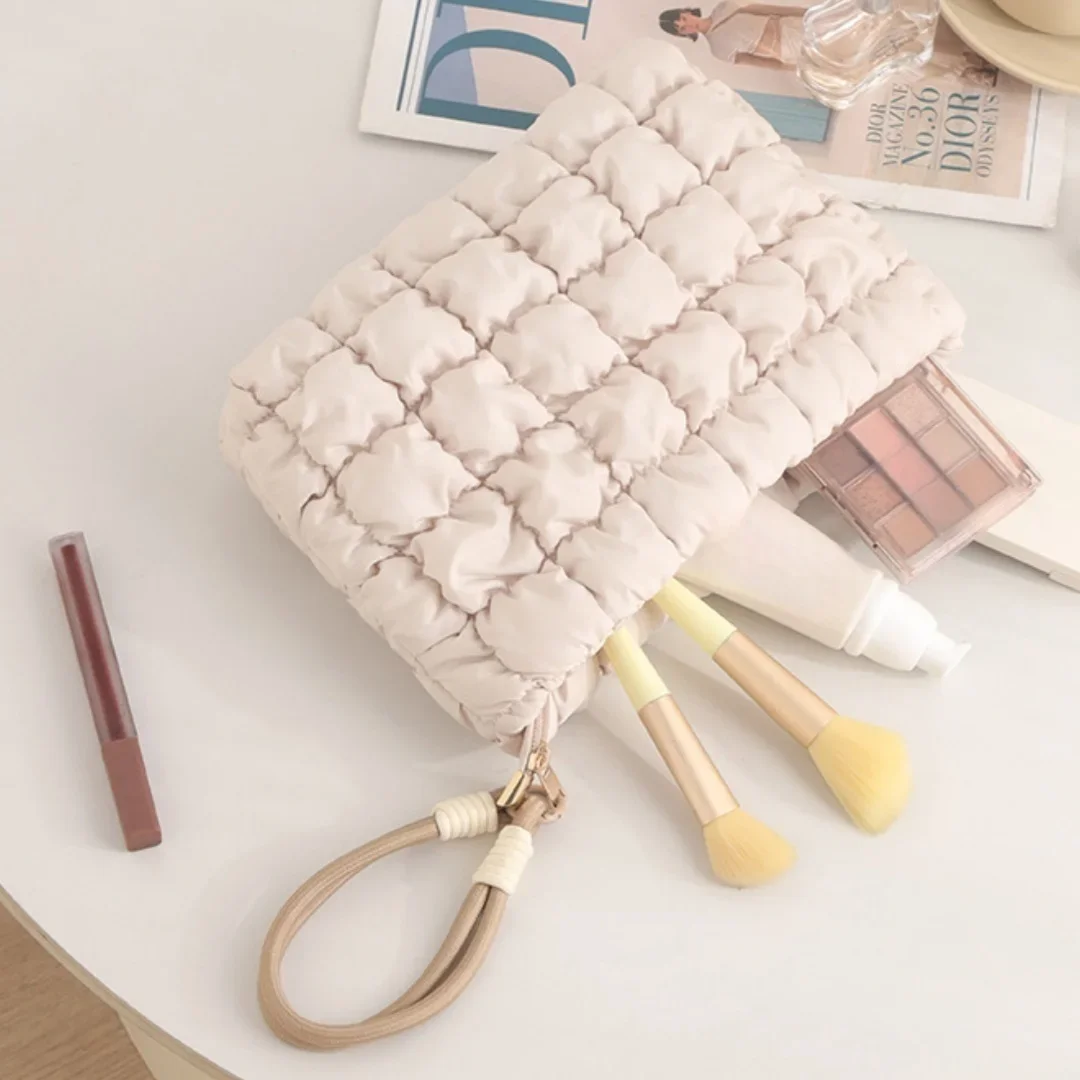 1pcs New Bubble Wrinkle Storage Bag Lightweight Portable Bag Lipstick Earphone Miscellaneous Bag
1pcs New Bubble Wrinkle Storage Bag Lightweight Portable Bag Lipstick Earphone Miscellaneous Bag