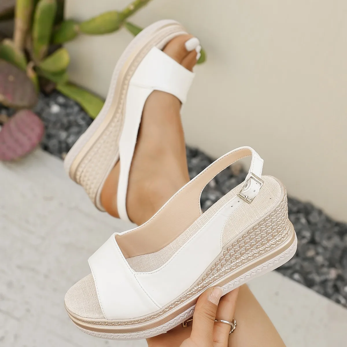 Back Strap Women Wedges Sandals 2025 New Summer Lightweight Thick Bottom Sandles Woman High Heel Platform Casual Shoes Femal
Back Strap Women Wedges Sandals 2025 New Summer Lightweight Thick Bottom Sandles Woman High Heel Platform Casual Shoes Femal