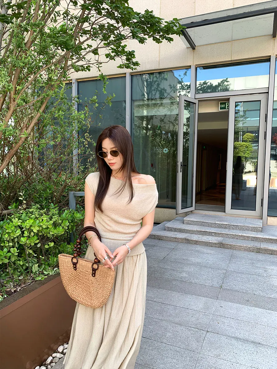 Benxe New Faion Set with One oulder Pleated Draped Skirt And Ne Swing Women's Polyester Fiber ort Sve Two-Piece Suit
Benxe New Faion Set with One oulder Pleated Draped Skirt And Ne Swing Women's Polyester Fiber ort Sve Two-Piece Suit