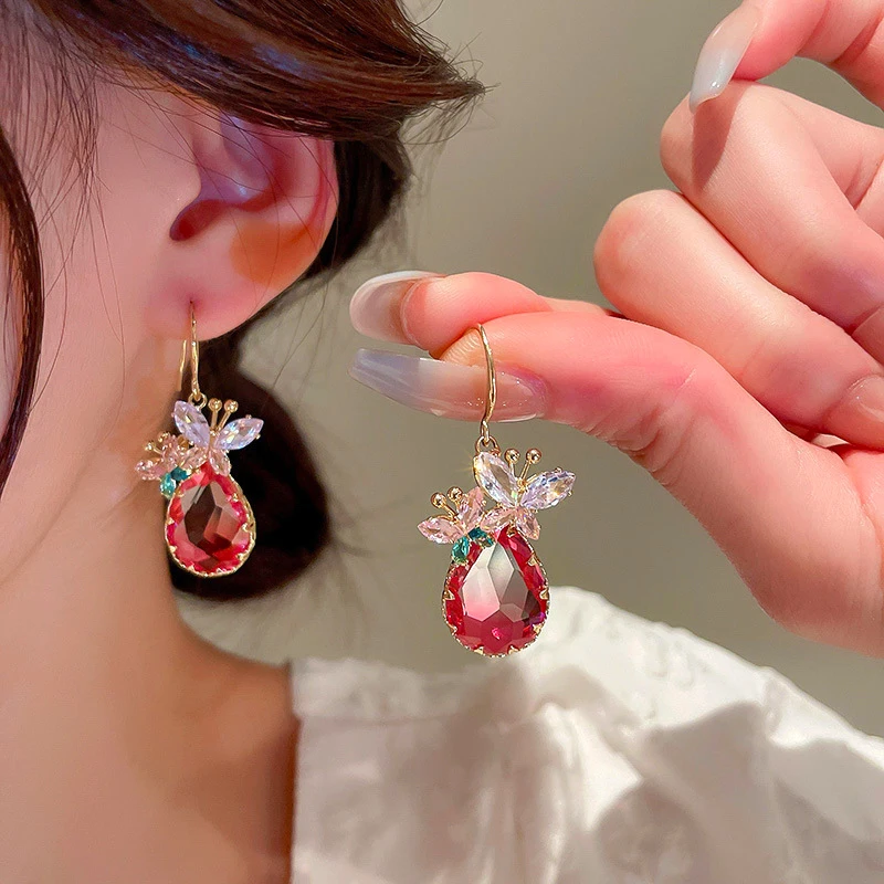 2024 New Elegant Pink Zircon Butterfly Ear Hook for Women Fashion Trend Luxury Temperament Ladies Wedding Premium Jewelry Gift
2024 New Elegant Pink Zircon Butterfly Ear Hook for Women Fashion Trend Luxury Temperament Ladies Wedding Premium Jewelry Gift