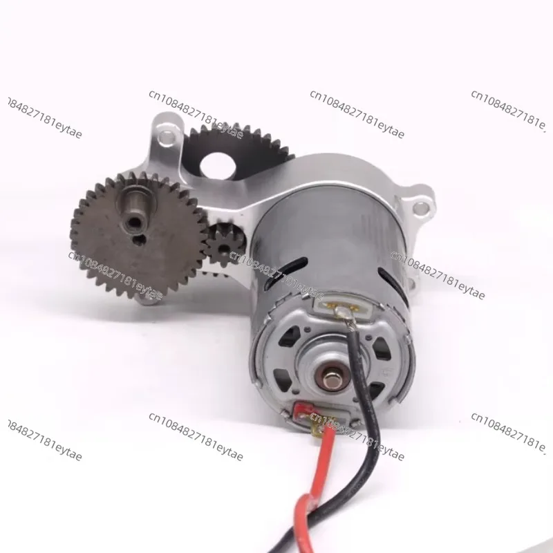 Бесщеточный двигатель постоянного тока 33В с редуктором XH-795 и постоянными магнитами
Бесщеточный двигатель постоянного тока 33В с редуктором XH-795 и постоянными магнитами