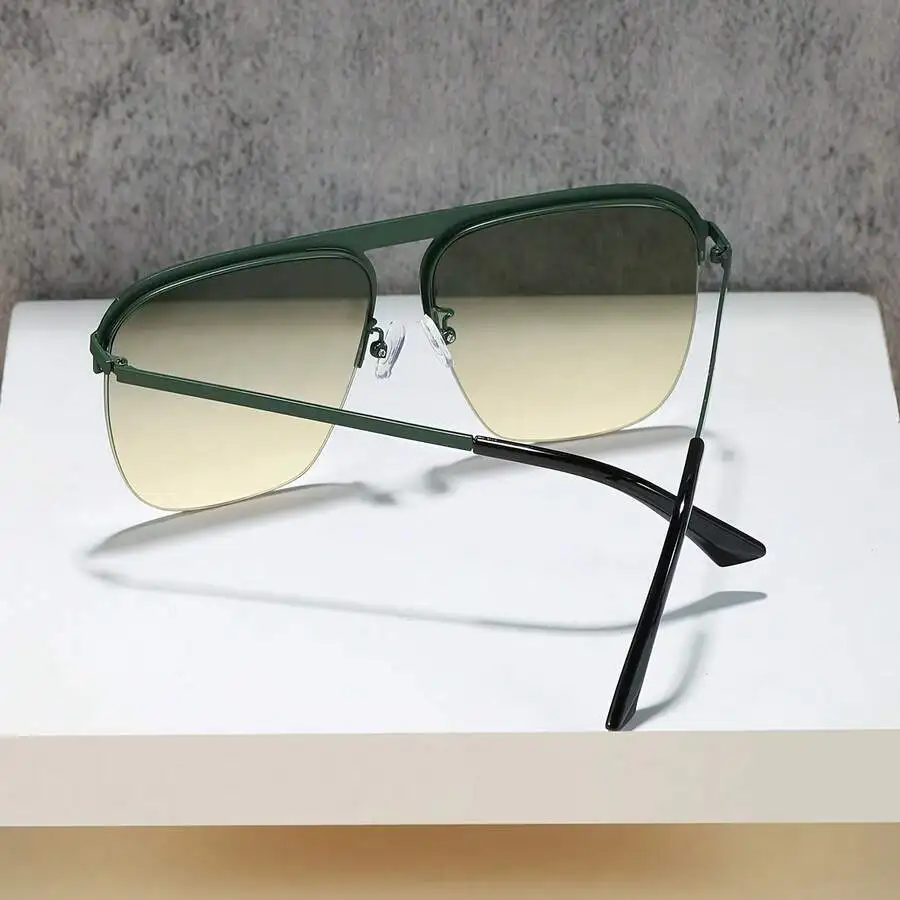 Fashion Aviator Sunglasses With Gradient Lenses For Men And Women
Fashion Aviator Sunglasses With Gradient Lenses For Men And Women