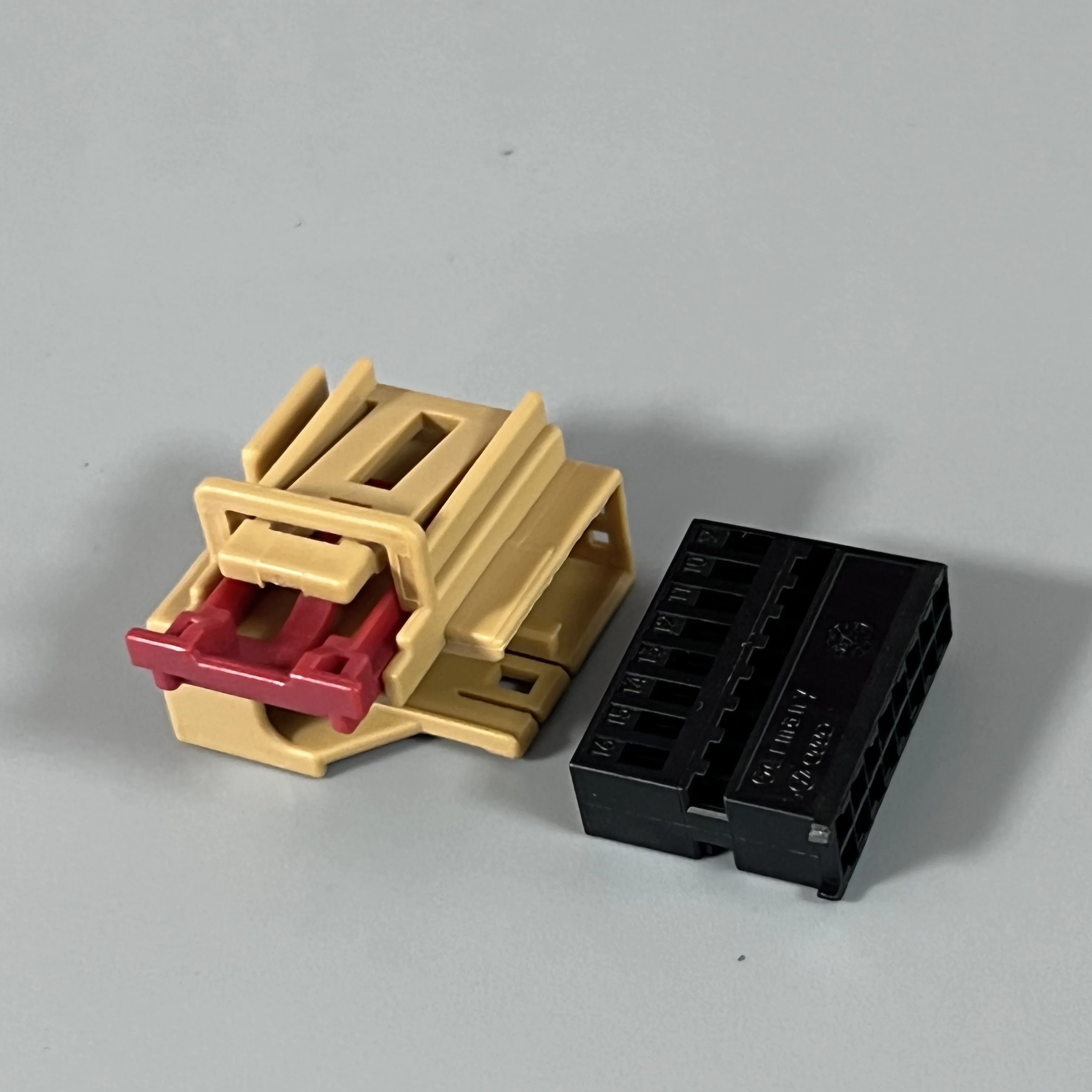 1-20 sets 16pin Plug Housing Connector Pigtail 1K0972928A
1-20 sets 16pin Plug Housing Connector Pigtail 1K0972928A