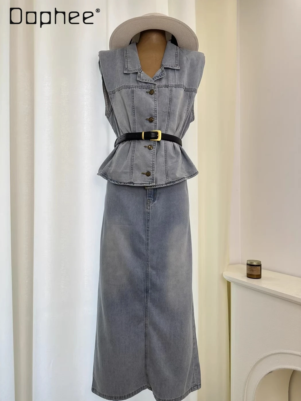 Summer New Retro Slim Suit Sleeveless Denim Vest + High Waist Mid-length A-line Skirt Temperament Two Piece Sets Womens Outifits
Summer New Retro Slim Suit Sleeveless Denim Vest + High Waist Mid-length A-line Skirt Temperament Two Piece Sets Womens Outifits