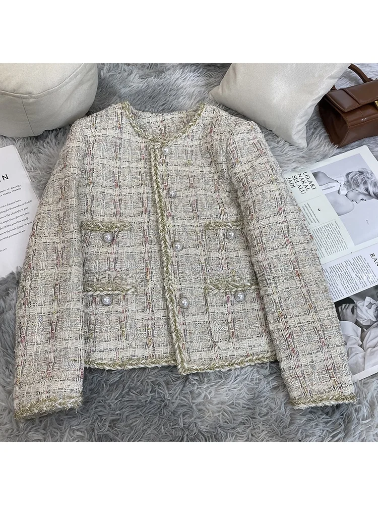 Женское короткое пальто с круглым вырезом и пуговицами, осенне-зимнее, для повседневной носки, модное, в клетку, с длинными рукавами A70798
Женское короткое пальто с круглым вырезом и пуговицами, осенне-зимнее, для повседневной носки, модное, в клетку, с длинными рукавами A70798