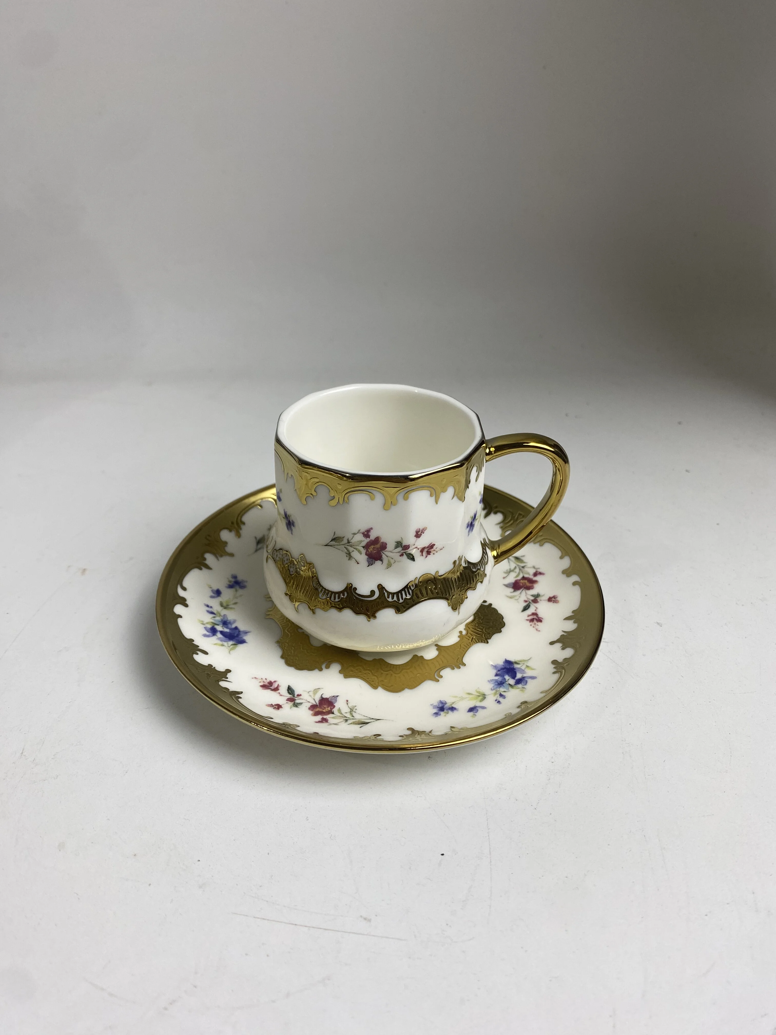 Espresso Cup Plate European Bone China Coffee Cup Plate Set English Afternoon Tea Set High-end Exquisite 90ml
Espresso Cup Plate European Bone China Coffee Cup Plate Set English Afternoon Tea Set High-end Exquisite 90ml