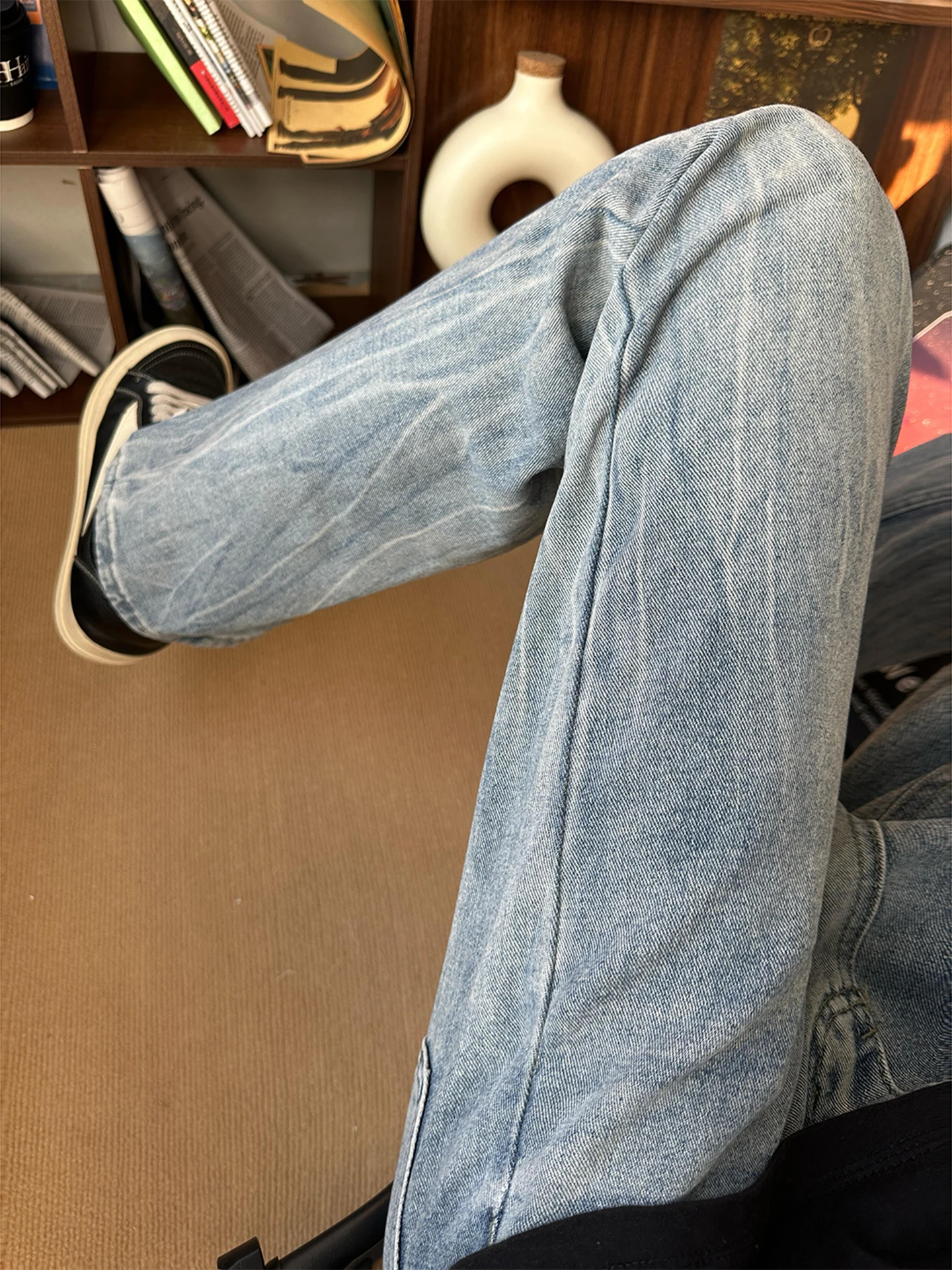 Blue Lightning Bamboo Node Small Foot Jeans Men Women Autumn CleanFit American Retro Straight Leg MicroFlare Pants
Blue Lightning Bamboo Node Small Foot Jeans Men Women Autumn CleanFit American Retro Straight Leg MicroFlare Pants