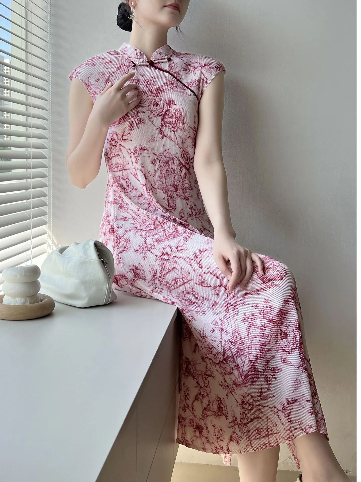 Elegant Vintage Chinese Style Reformed Dress Women's Summer Fashion High Polyester Fiber Skirt A-Line Gown
Elegant Vintage Chinese Style Reformed Dress Women's Summer Fashion High Polyester Fiber Skirt A-Line Gown